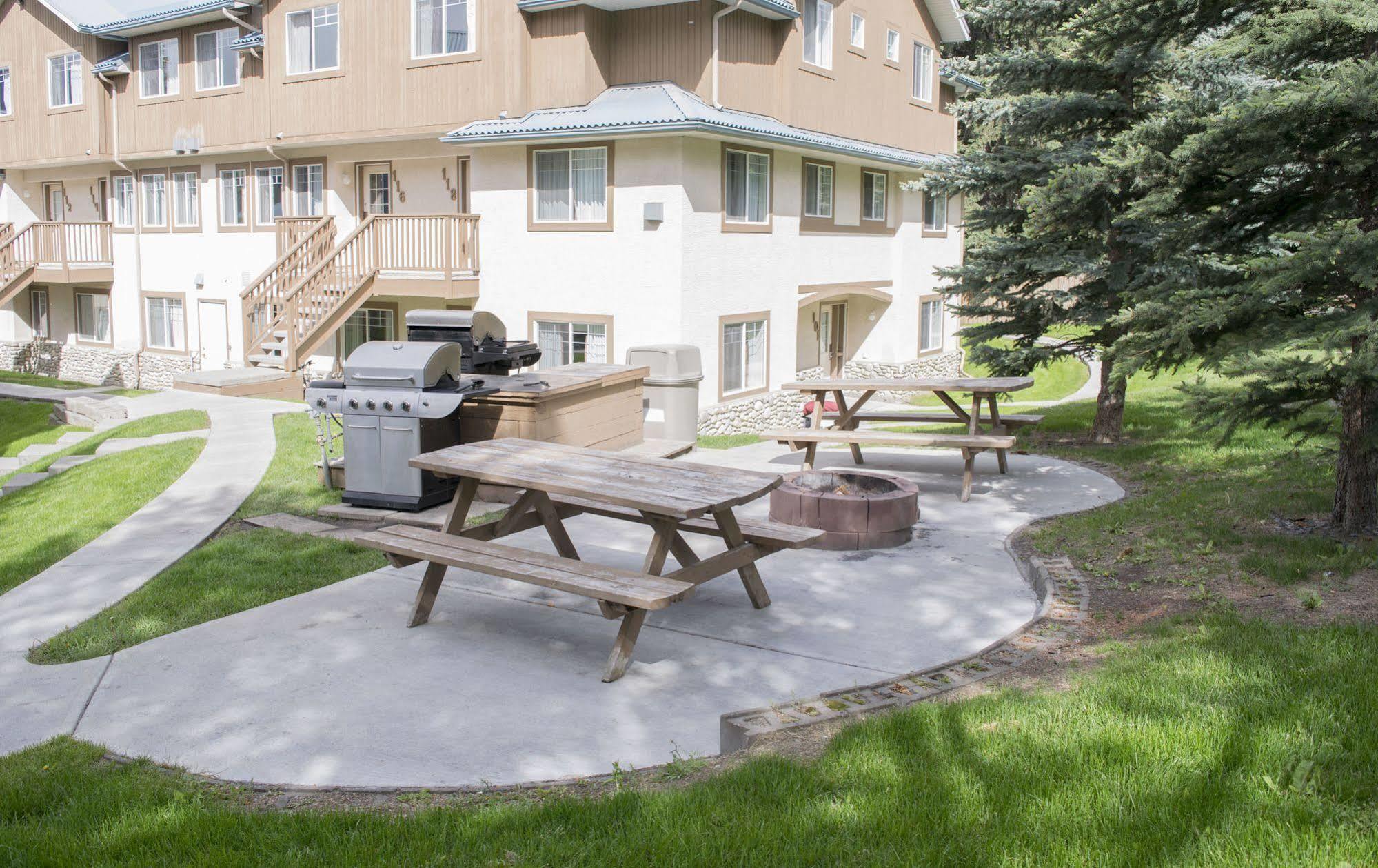 Banff Boundary Lodge Canmore Exterior foto